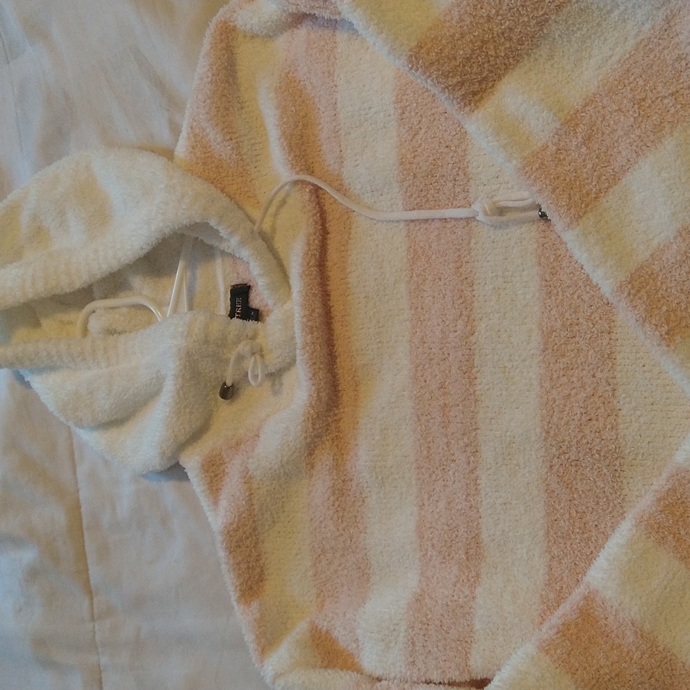 Sweater - Picture 2 of 3